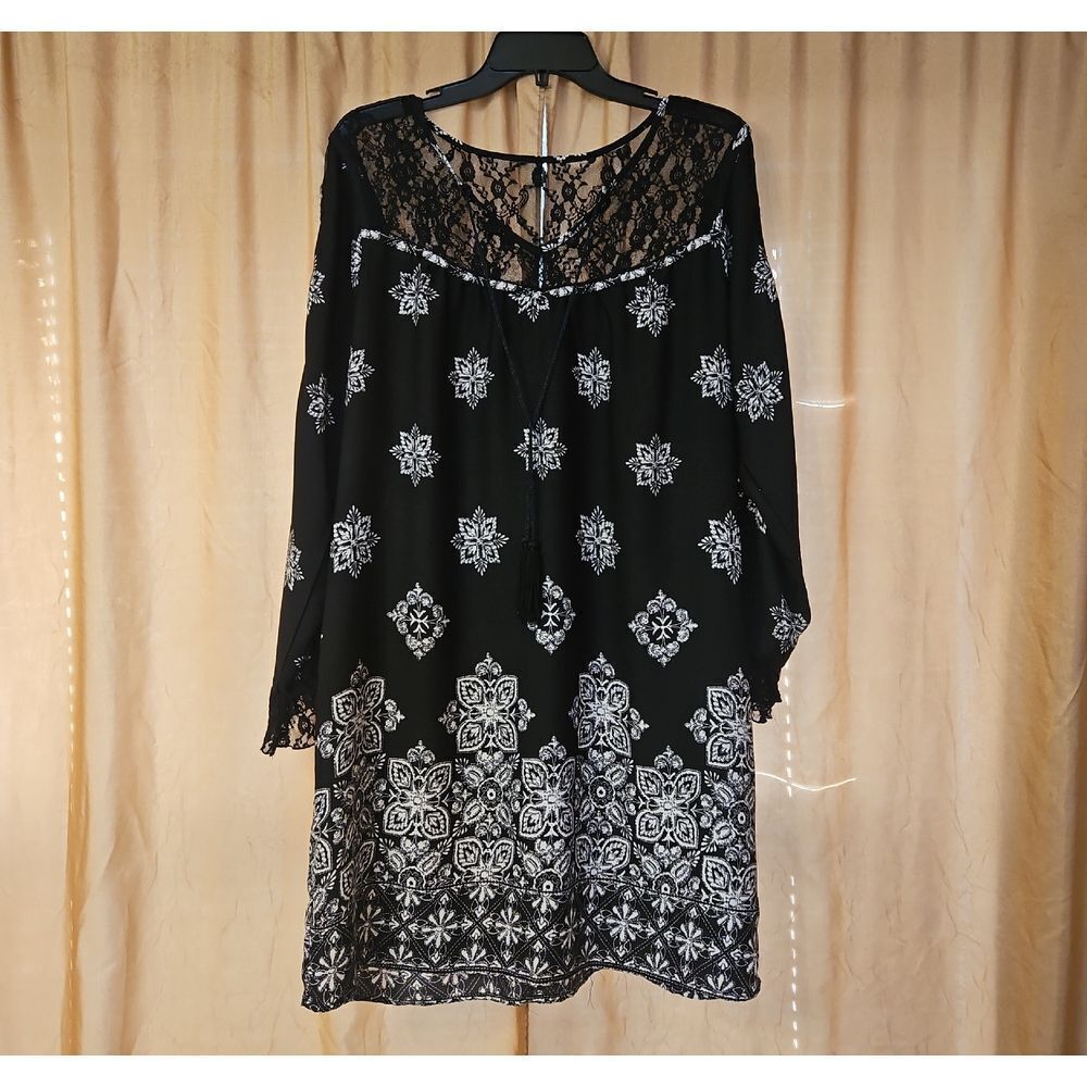 Venus Black and White Boho Lacy Long Sleeve Tunic Top